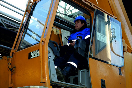 funny-girl-in-doctor-uniform